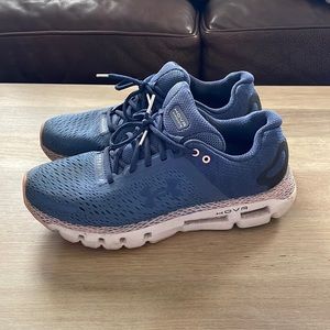 GREAT RUNNING SHOE 💙 Great condition